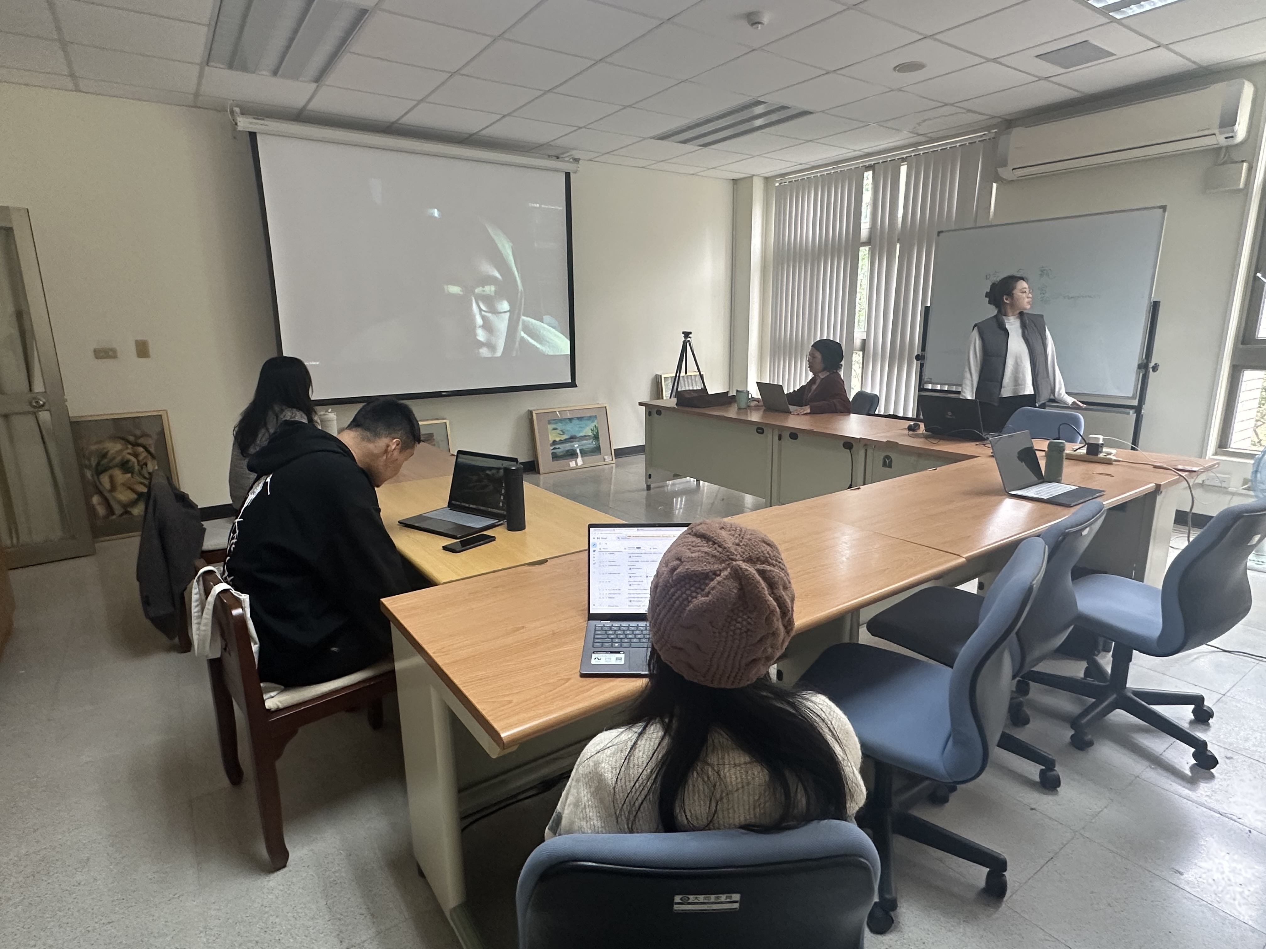 6346A63C-6468-46A5-8942-34564D00F483